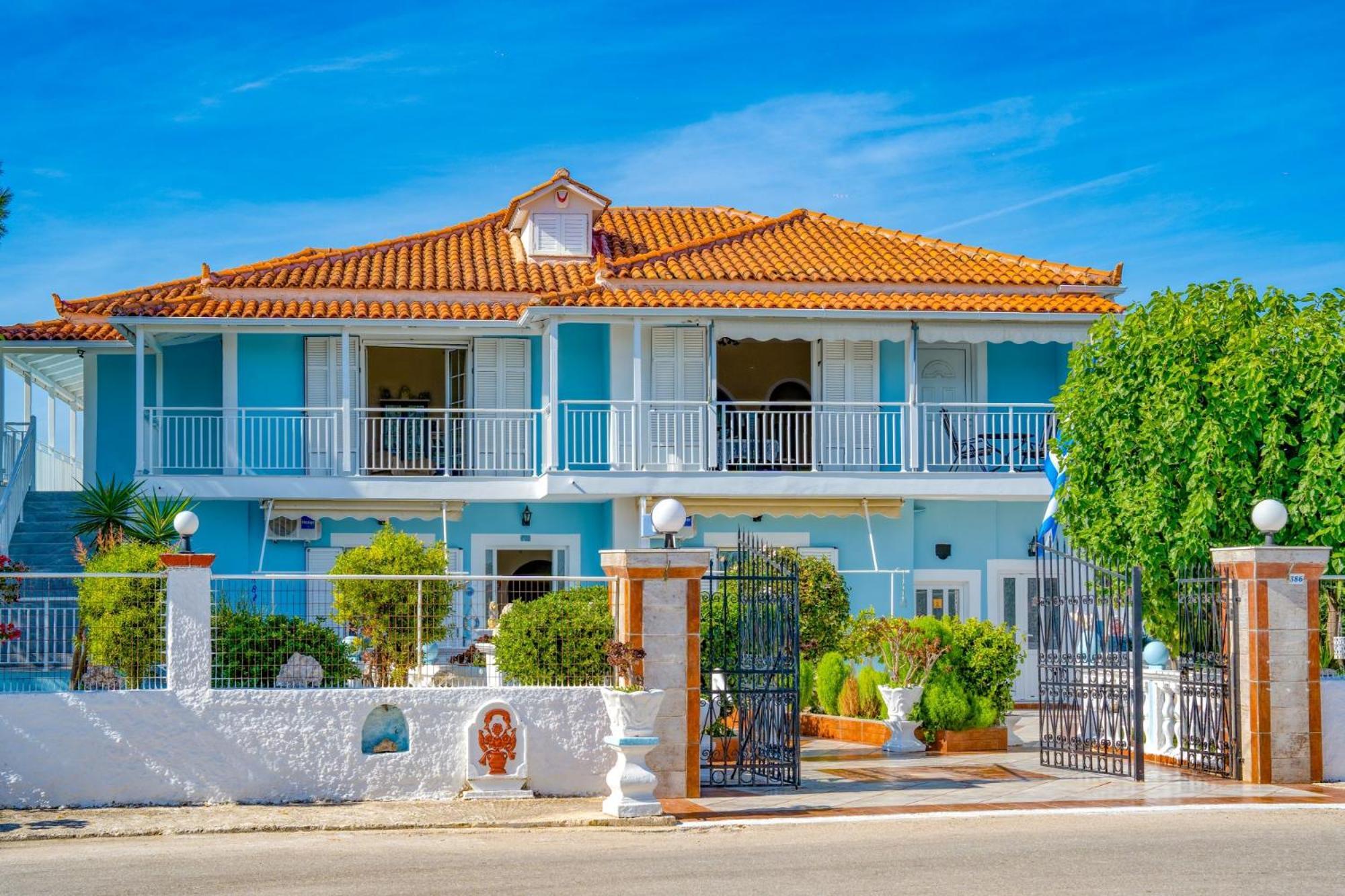 Stathis Beachfront Luxury Rooms Каламакион Экстерьер фото